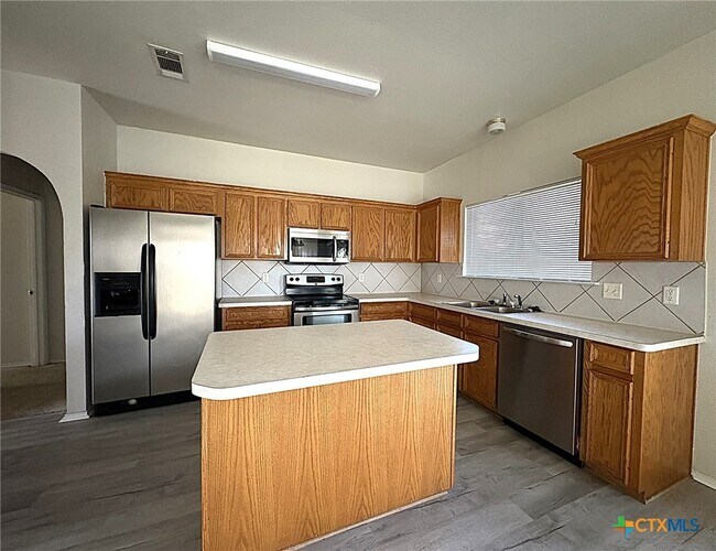 Building Photo - 2313 Modoc Dr