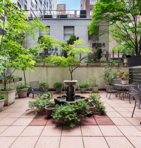  - 53 E 77th St