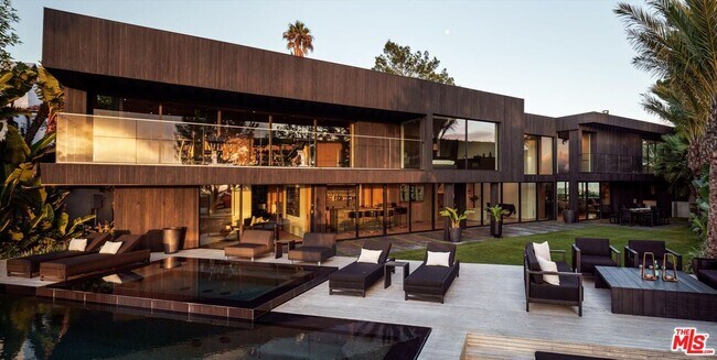 Foto del edificio - 1663 Summitridge Dr