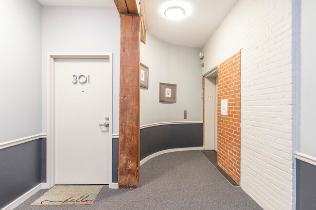 Apartment door - 8 S Letitia St