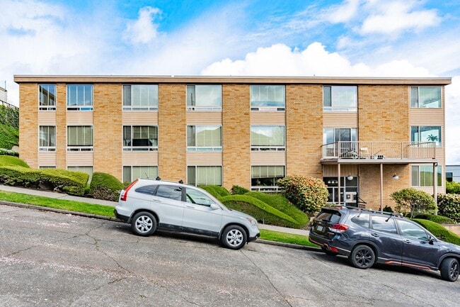 Building Photo - Lake Terrace Apartments