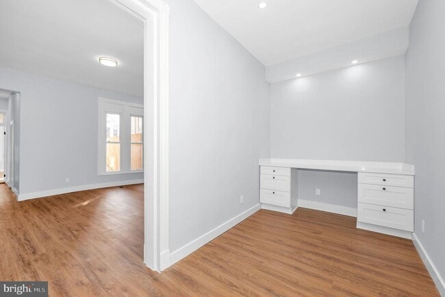 Foto del edificio - 230 S Market St