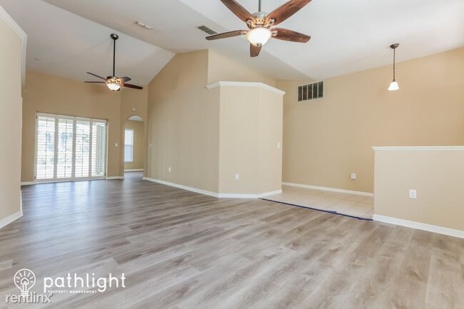 Building Photo - 4 br, 2 bath House - 4793 Country Manor Dr...