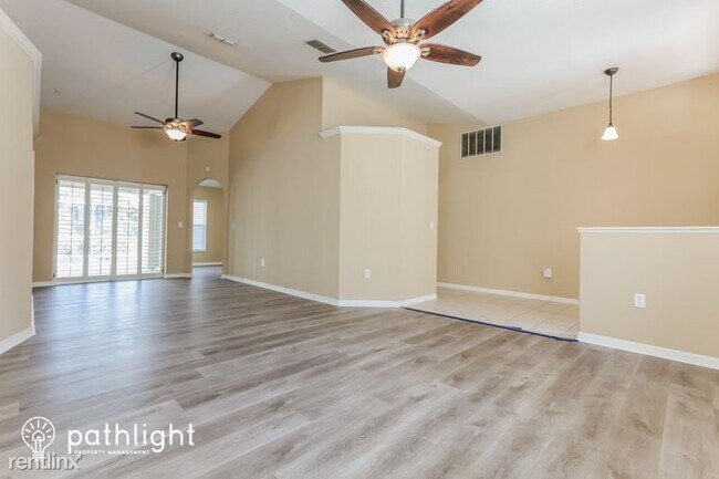 Foto del edificio - 4 br, 2 bath House - 4793 Country Manor Dr...