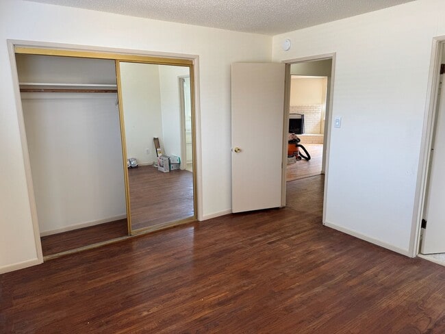 Foto del edificio - 870 Pearl Dr
