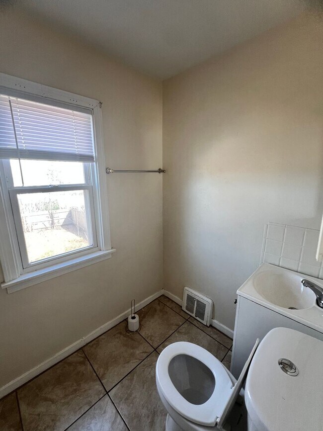 Foto del edificio - 3 Bedroom Home with 1.5 Bathrooms