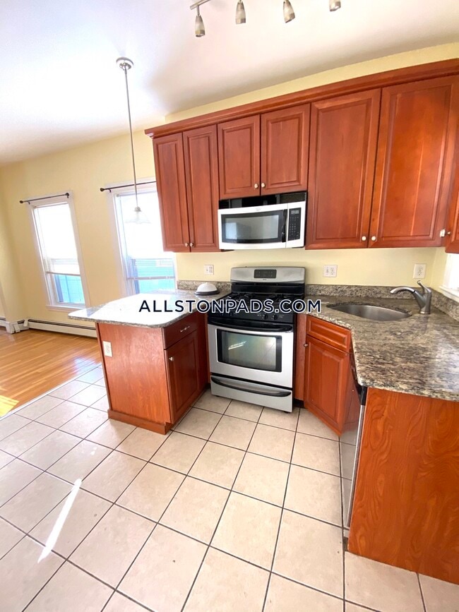 Building Photo - 45-47 Bayard St