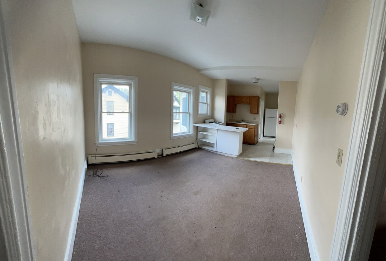 Primary Photo - 24 Loomis St