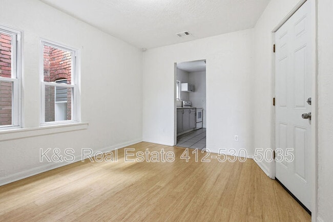 Building Photo - 545 Sixth Street - 2