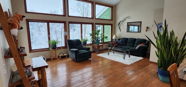 living room - 108 Olde Towne Rd