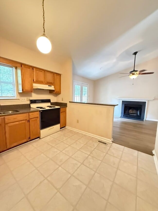Building Photo - Fox Ridge