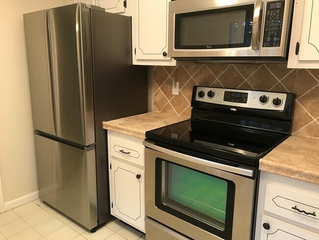 Foto del edificio - 1723 Consulate Pl