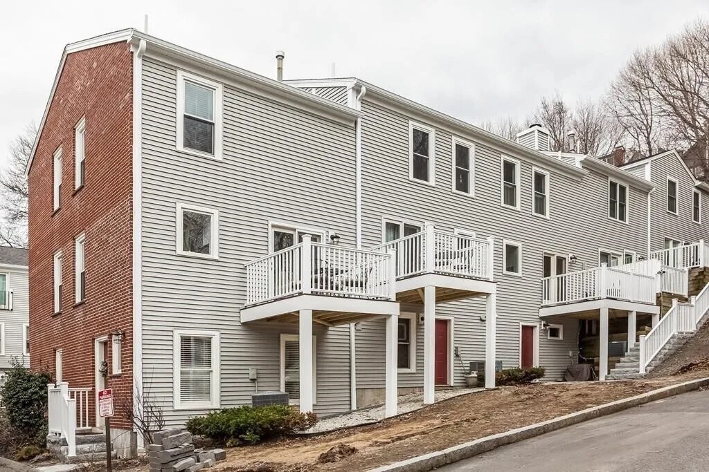 25 N Mead St, Boston, MA 02129 Townhome Rentals in Boston MA