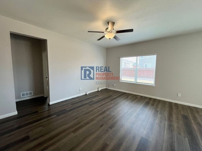 Building Photo - 913 Twining Ave