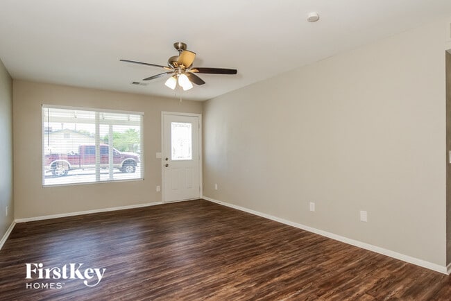 Building Photo - 9402 N 74th Dr