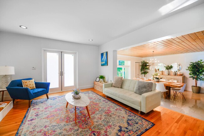 Foto del edificio - 6735 SW 52nd St