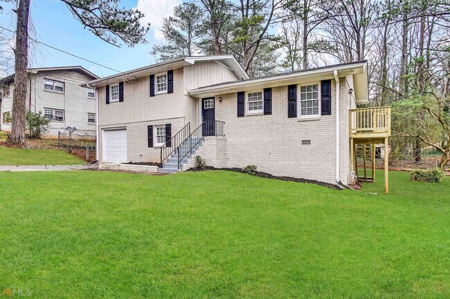 Building Photo - 4044 Lindsey Dr