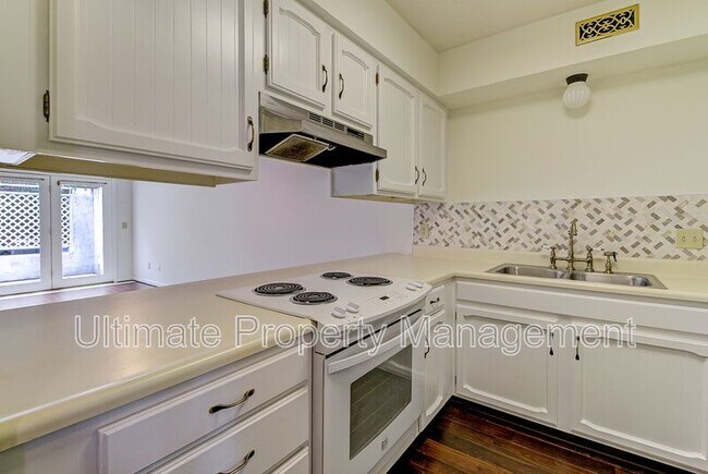 Foto del edificio - 4160 Spirea Dr