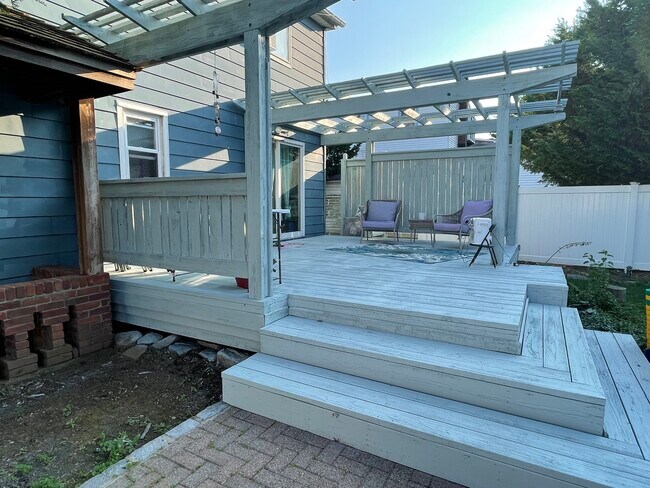 Building Photo - 53 Cornwell Ave