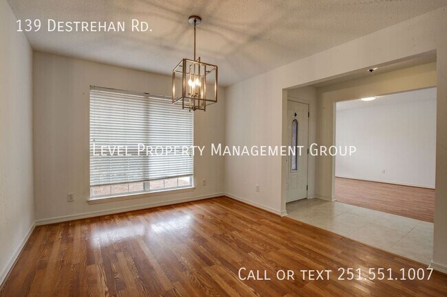 Foto del edificio - 139 Destrehan Rd