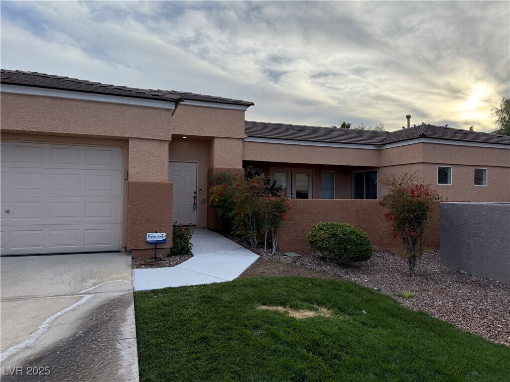 Foto principal - 641 Bear Grass St