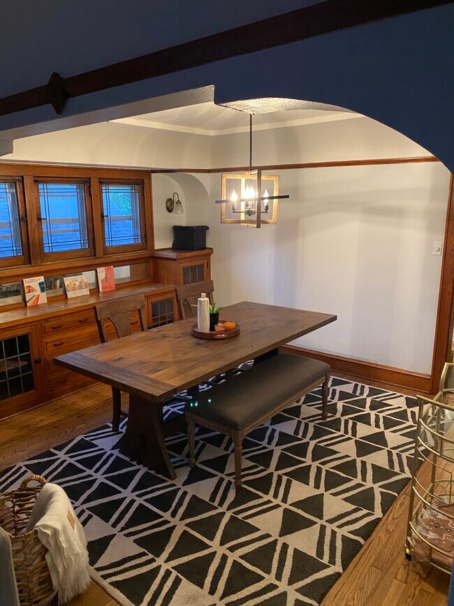 Comedor - 535 N 53rd St
