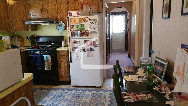 Building Photo - Allston 2 Bed Available 11/1/24