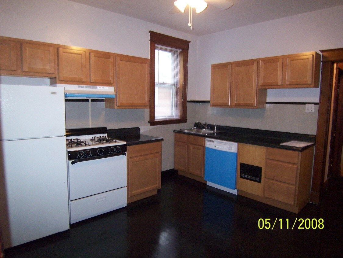 Primary Photo - 4940 Itaska St