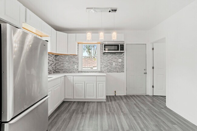 Foto del edificio - 14856 Perry Ave