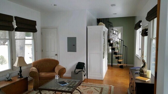 Foto del edificio - 49 Sanford Ave