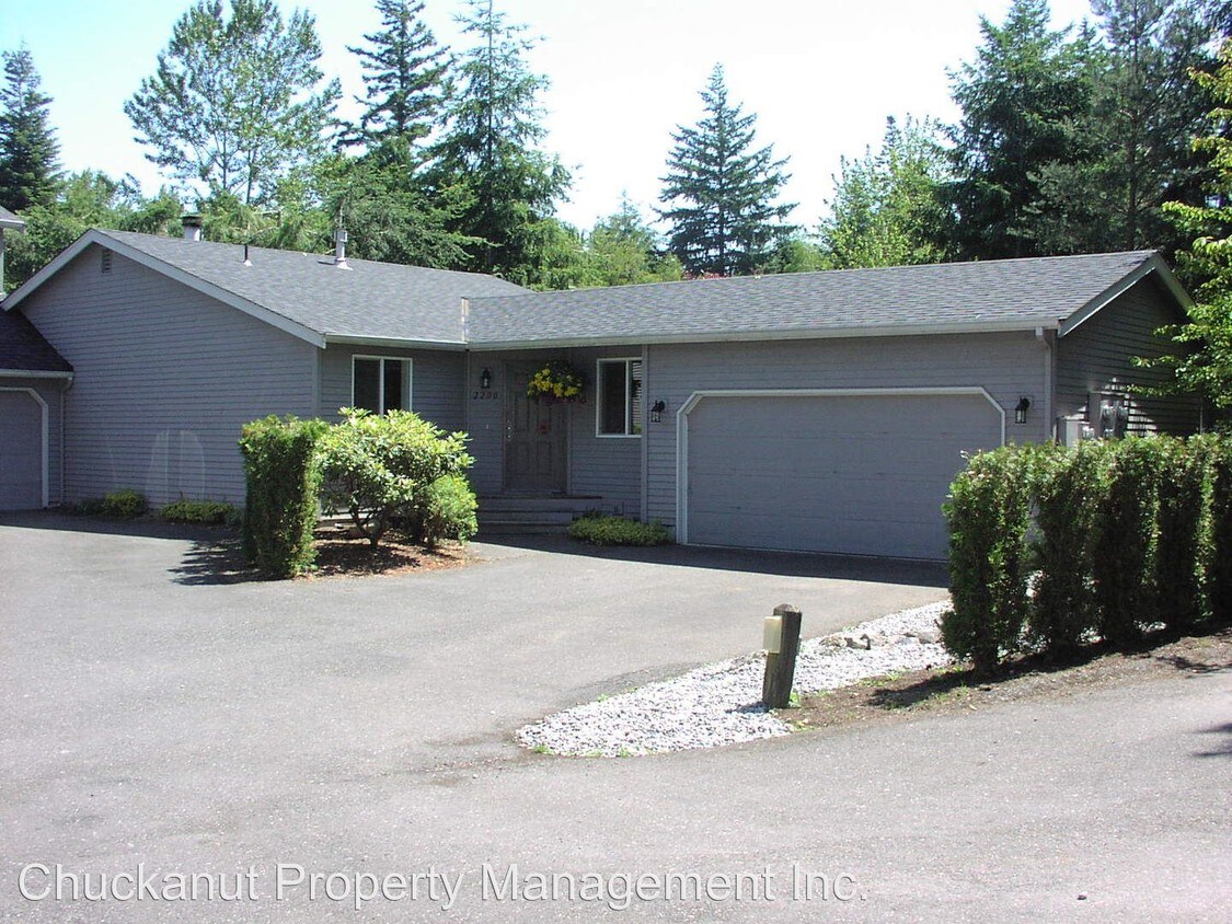Building Photo - 3 br, 2.5 bath House - 2202 W. Birch St.