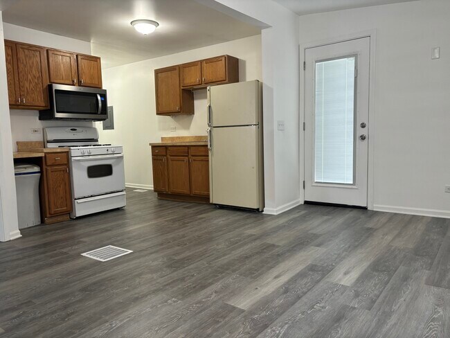 Foto del edificio - 43313 N Catherine Ave