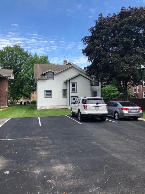 Parking spaces available - 213 N Brainard St