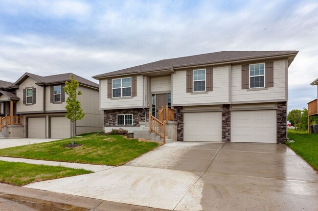 Building Photo - COMING SOON is this GORGEOUS Home in Raymore