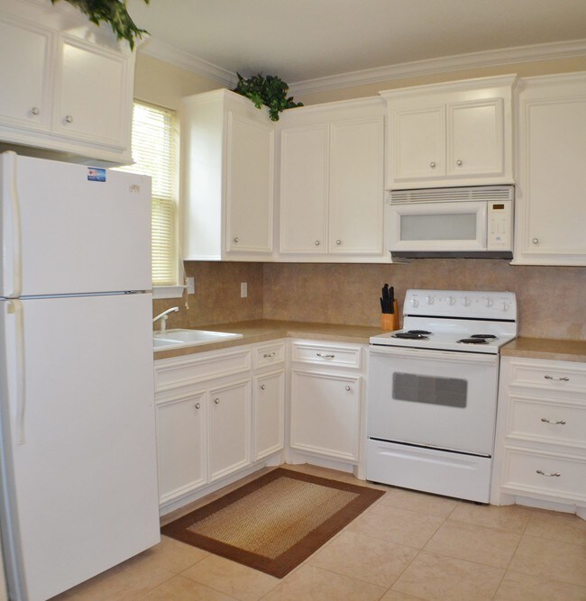 Fully Equipped Kitchen - 1404 April Villas