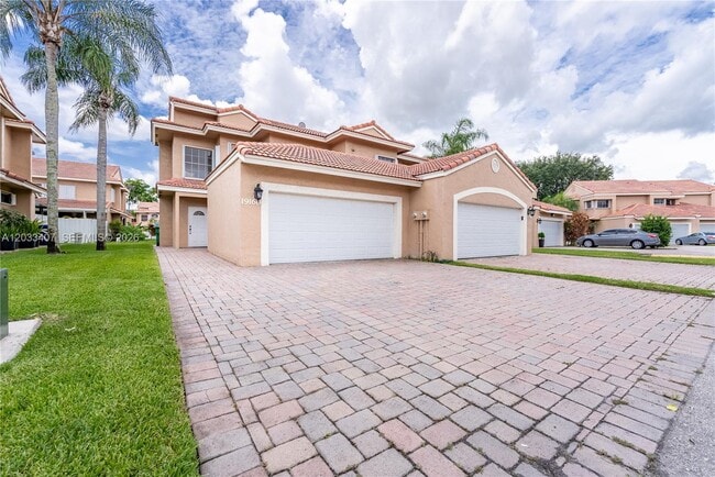 Foto del edificio - 19160 NW 82nd Cir Ct