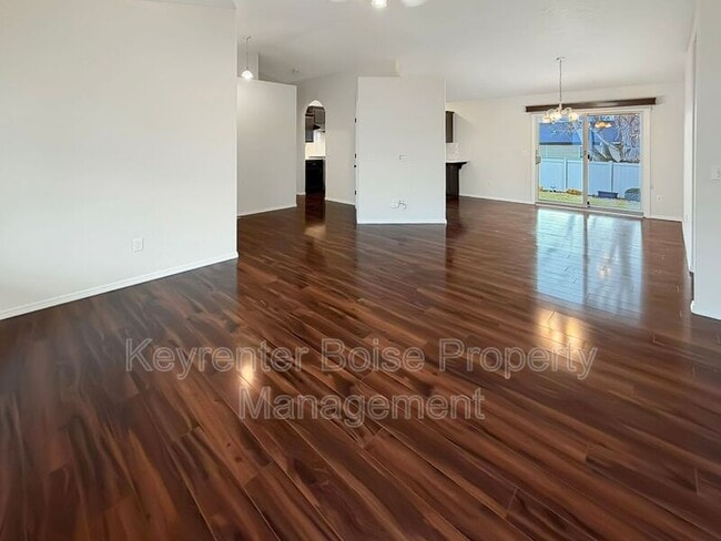 Foto del edificio - 2807 Mink Pl