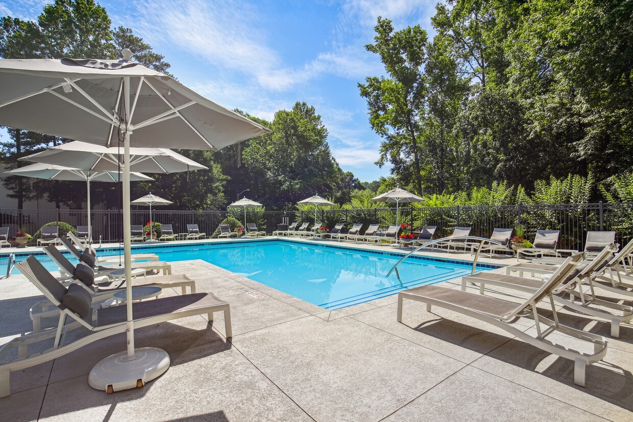 Foto principal - Brook Valley Apartment Homes