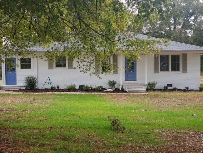 Foto del edificio - Newly Renovated 3 bedroom Single Family Ho...