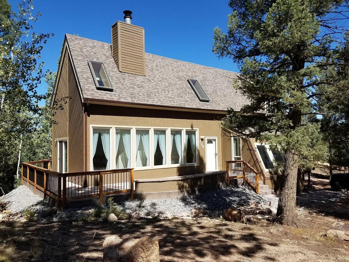 Primary Photo - 209 Summit Rd