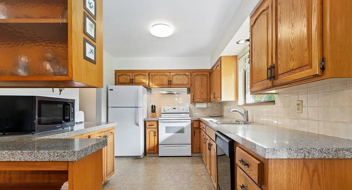 Building Photo - 7104 Brookover Dr