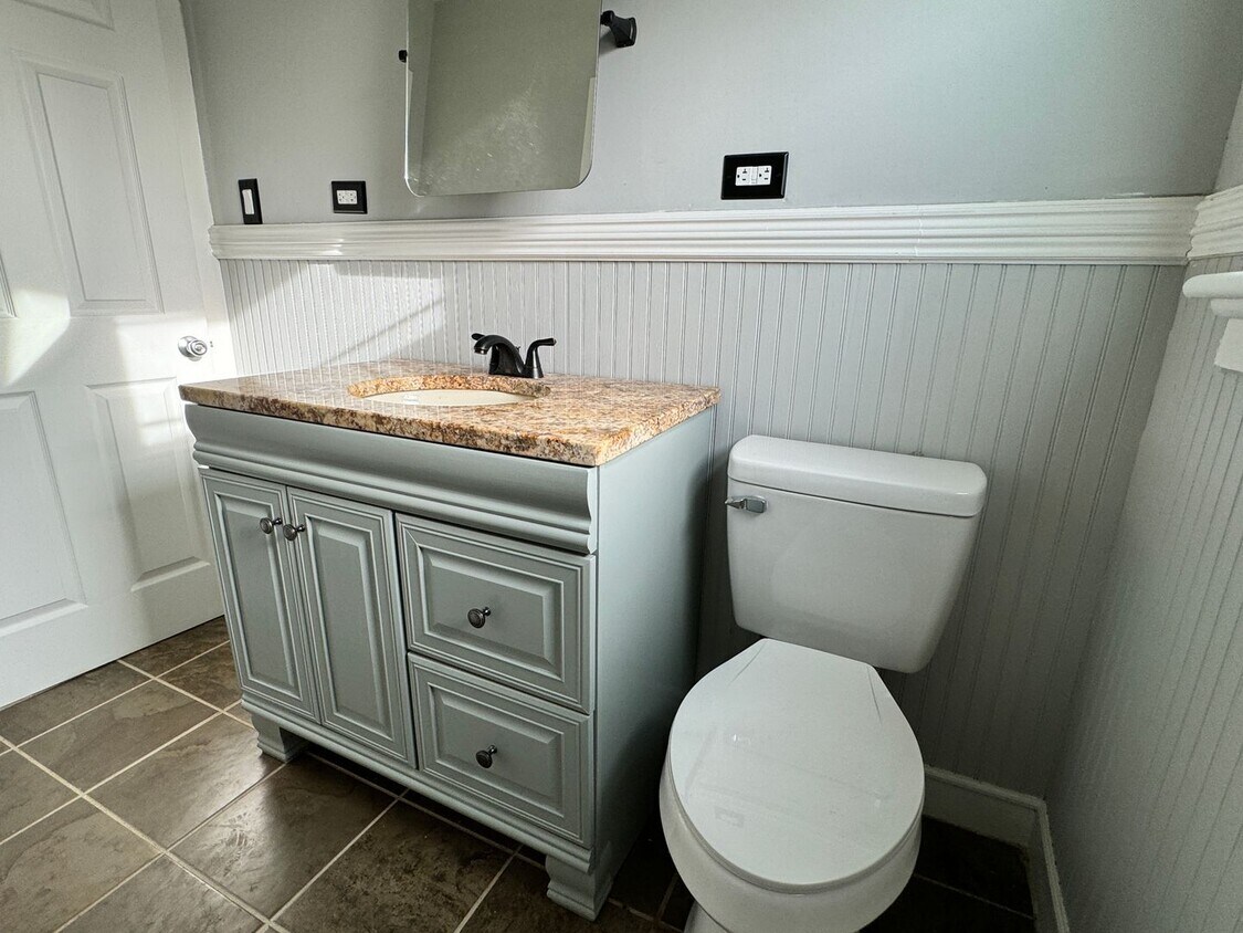 507 Ryland St Unit 509 B, Franklin, VA 23851 Room for Rent in