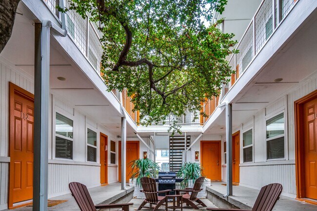 Foto del edificio - Spacious 1-Bed Apartment in Dallas!