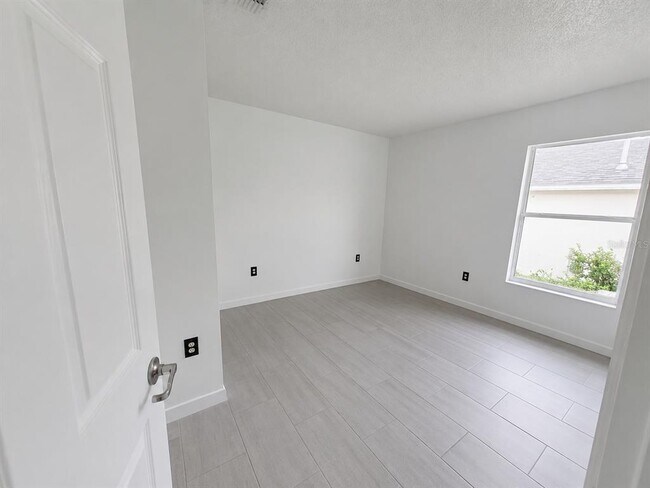 Foto del edificio - 449 Heather Hill Blvd