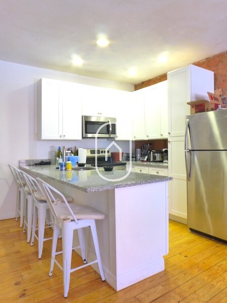 Building Photo - 609 Columbus Ave