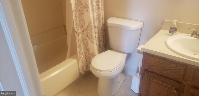 Foto del edificio - 441 Redbud Ct