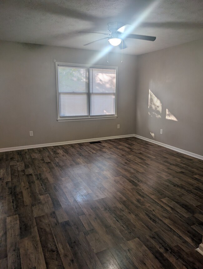 Building Photo - 6314 Albatross Dr