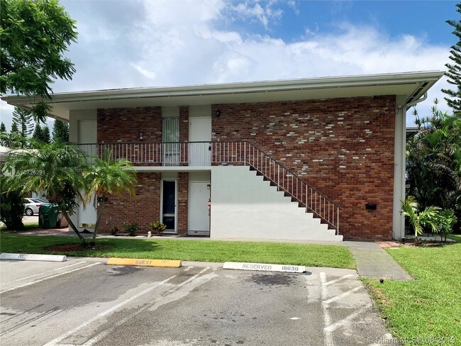 Foto del edificio - 18630 Bob-O-Link Dr