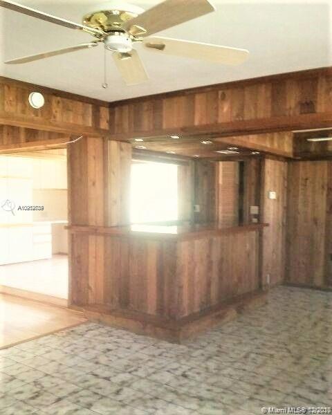 Building Photo - 4637 SW 24th Ave