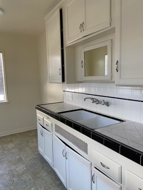 Foto del edificio - 4223 E 1st St